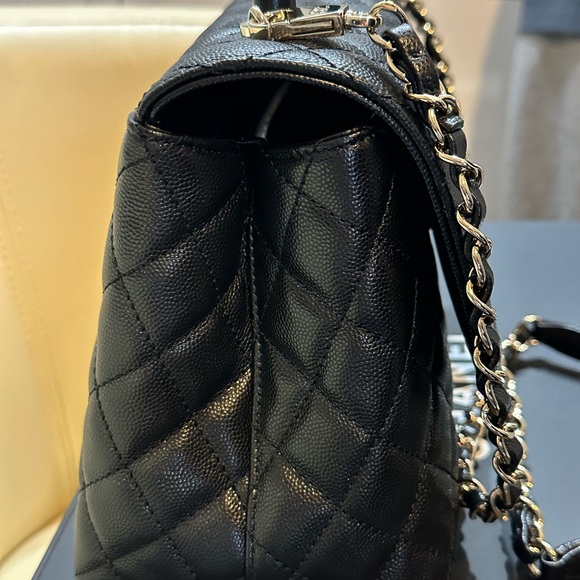 Chanel Coco Medium - Picture 3 of 15